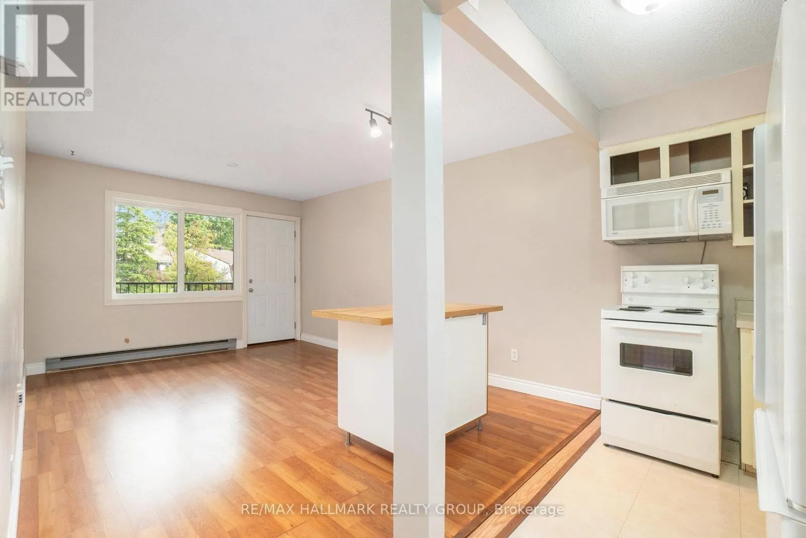 203C - 2041 ARROWSMITH DR. DRIVE