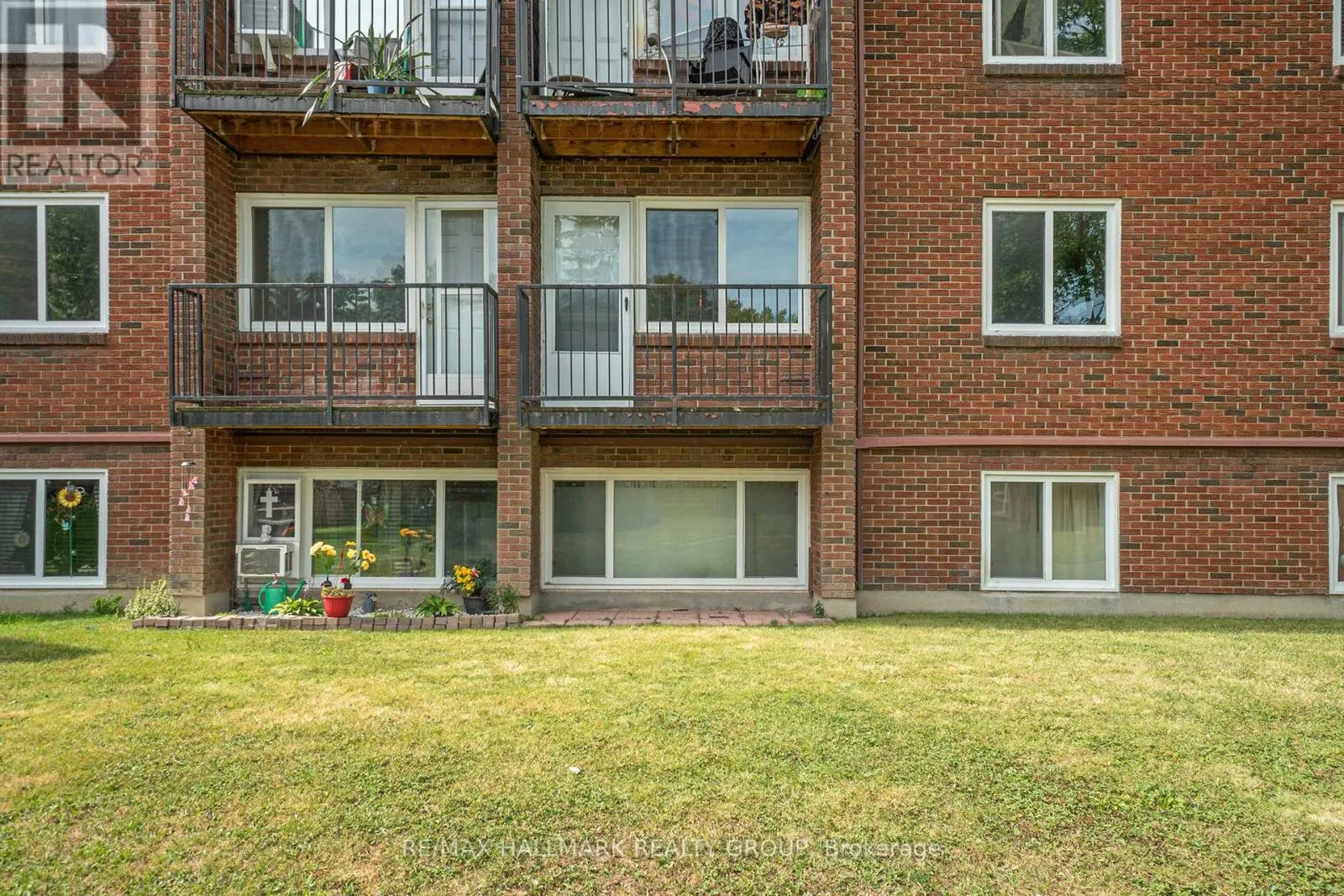 203C - 2041 ARROWSMITH DR. DRIVE