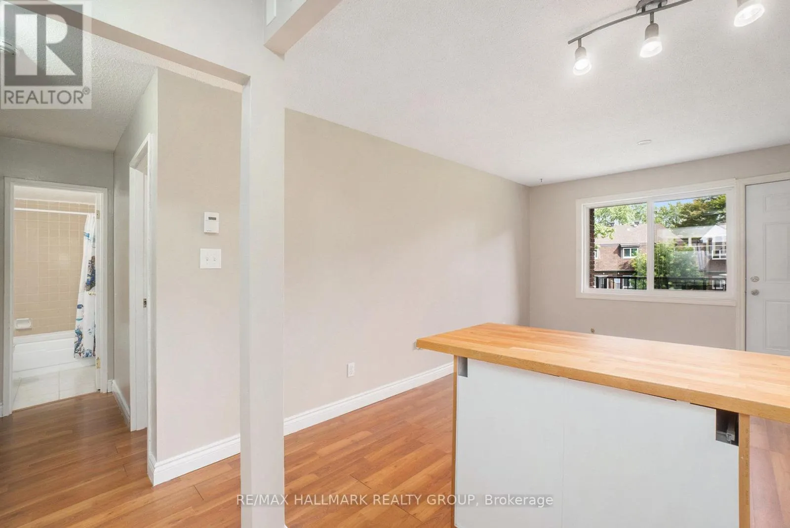 203C - 2041 ARROWSMITH DR. DRIVE