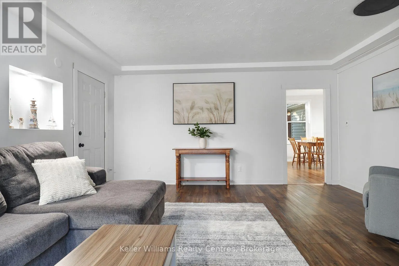 31 YONGE STREET S