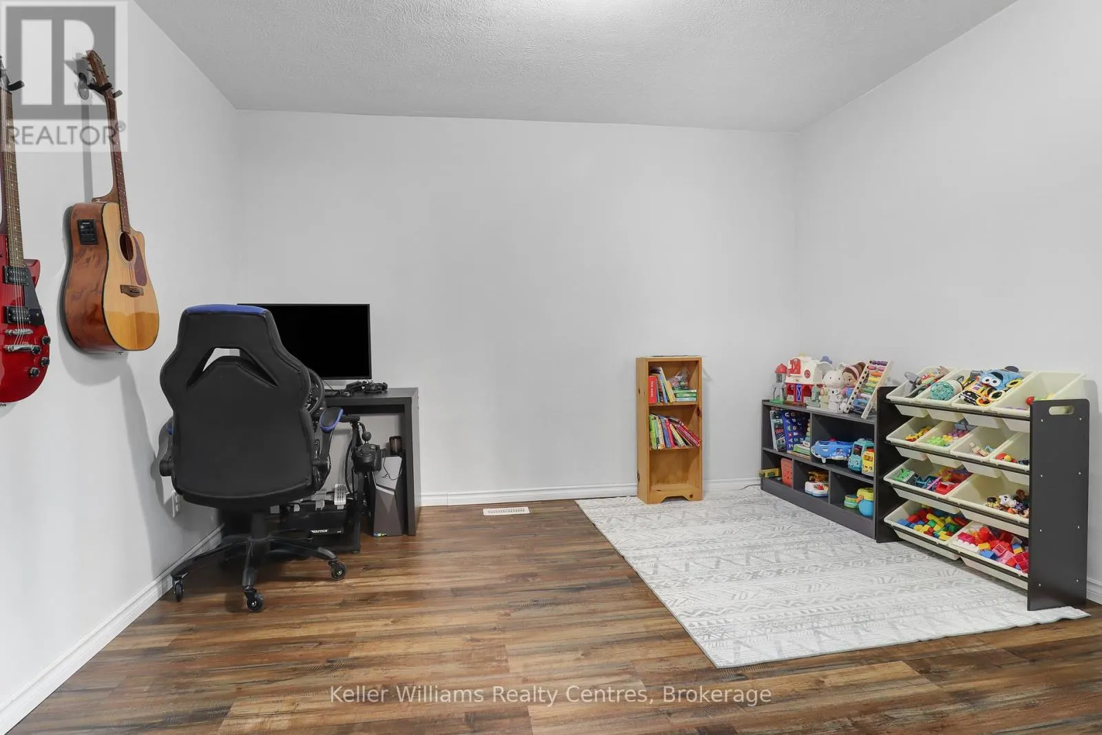 31 YONGE STREET S