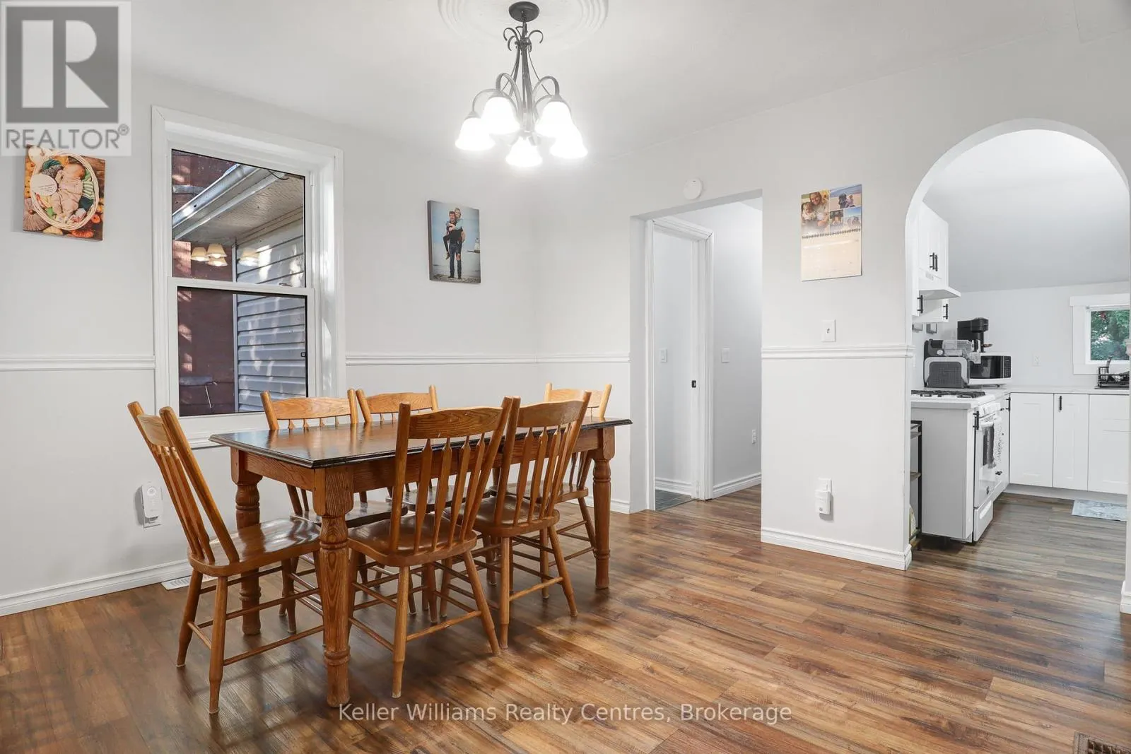31 YONGE STREET S