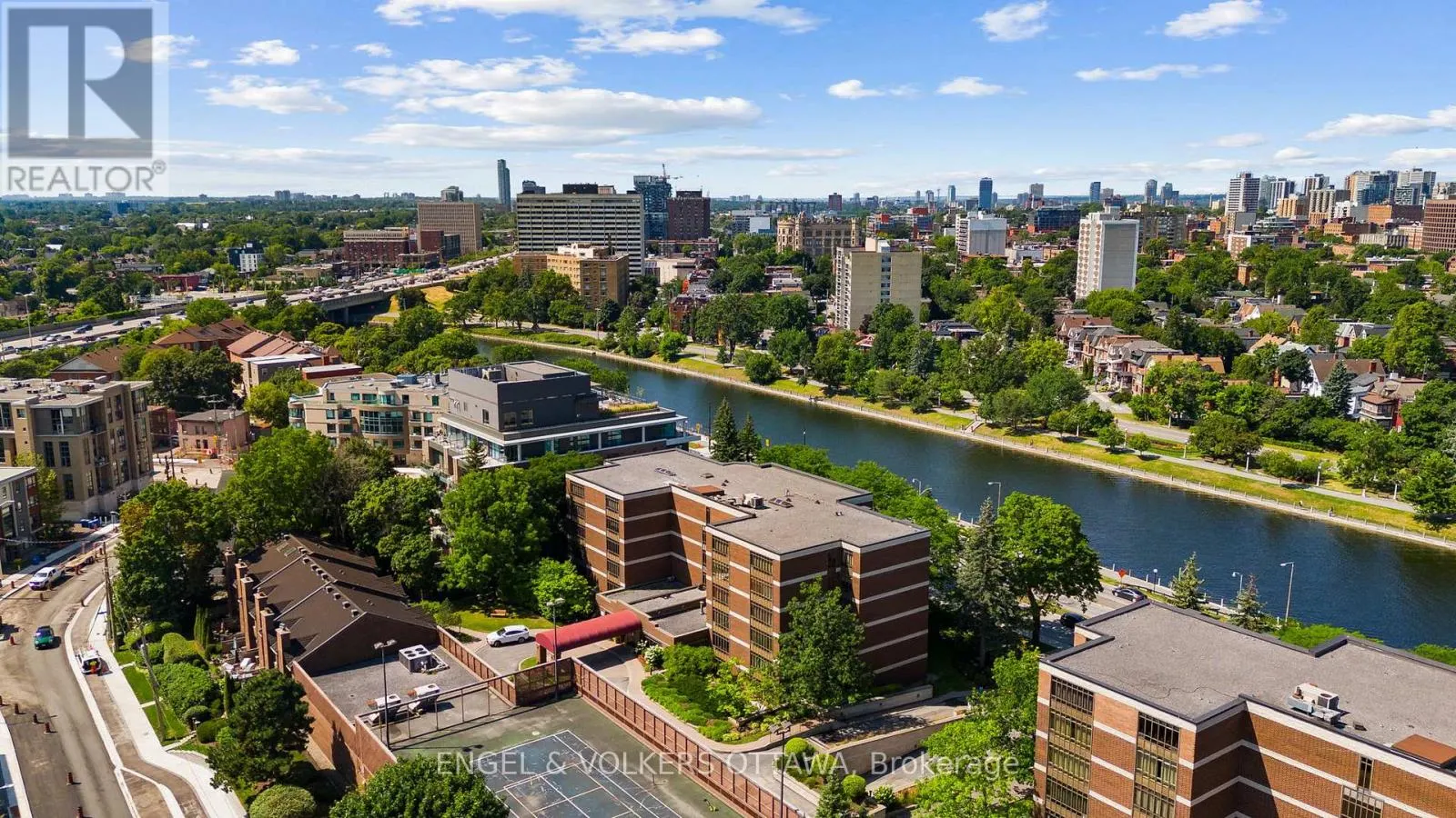 406 - 111 ECHO DRIVE