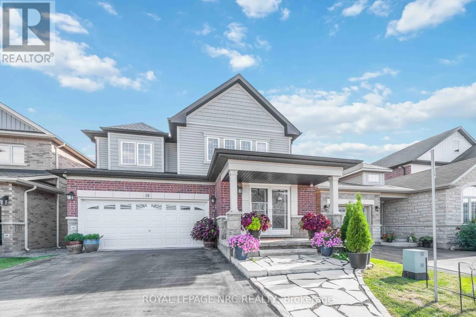 10 - 77 AVERY CRESCENT, #10