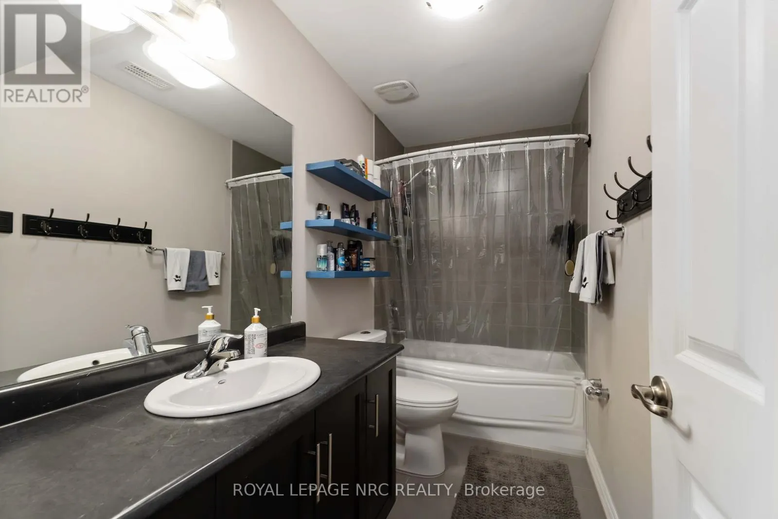 10 - 77 AVERY CRESCENT, #10