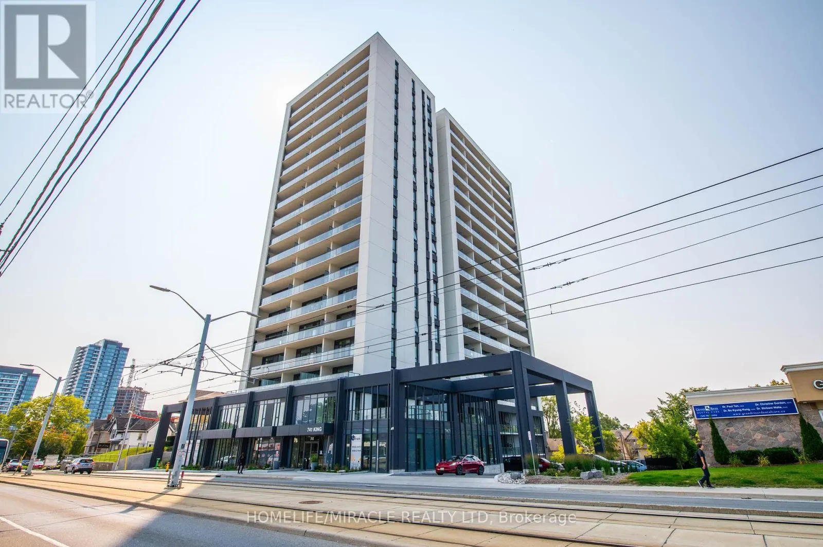 401 - 741 KING STREET W