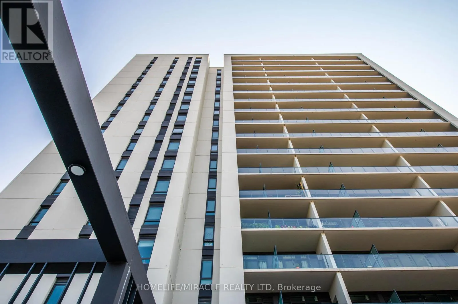 401 - 741 KING STREET W