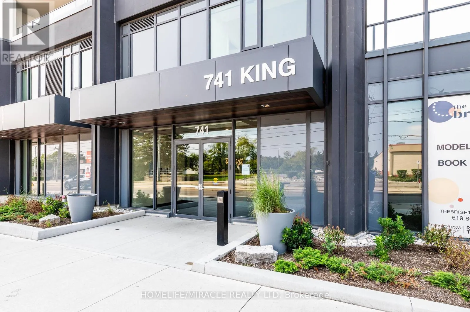 401 - 741 KING STREET W