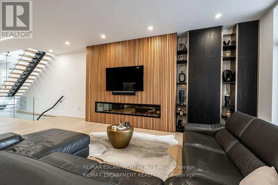 86 VALLEYVIEW DRIVE