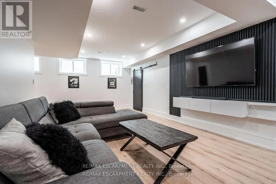 86 VALLEYVIEW DRIVE