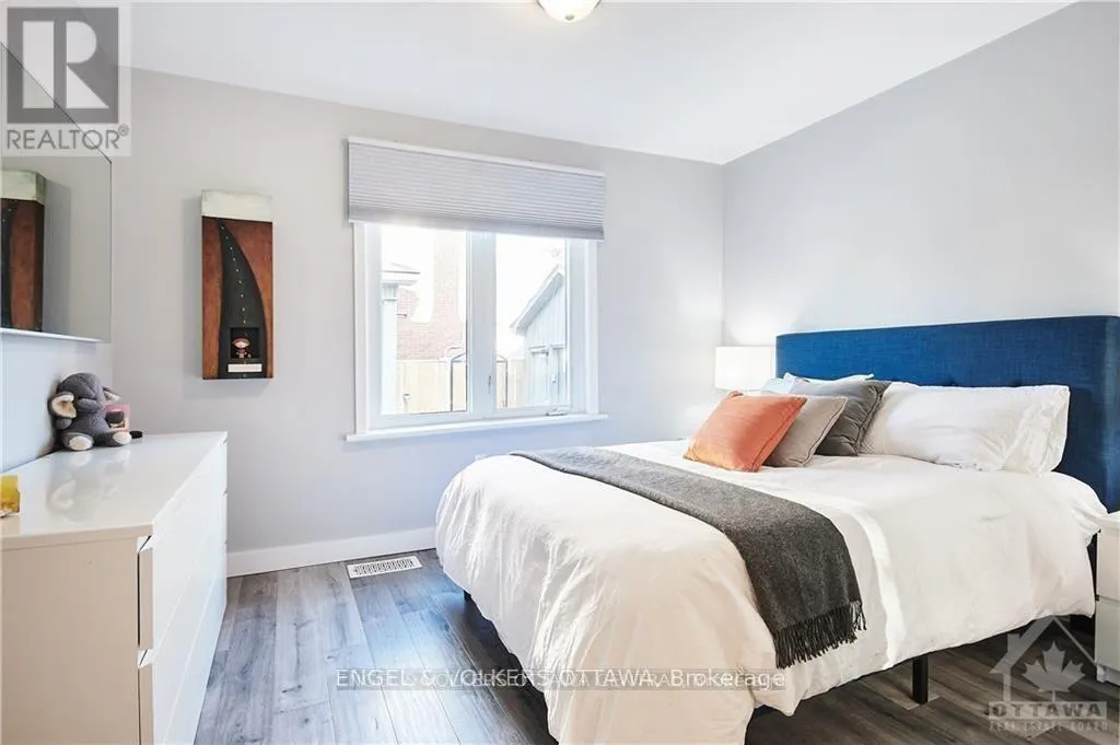 43 CLARENDON AVENUE