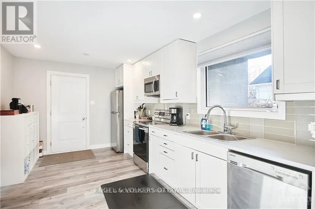43 CLARENDON AVENUE