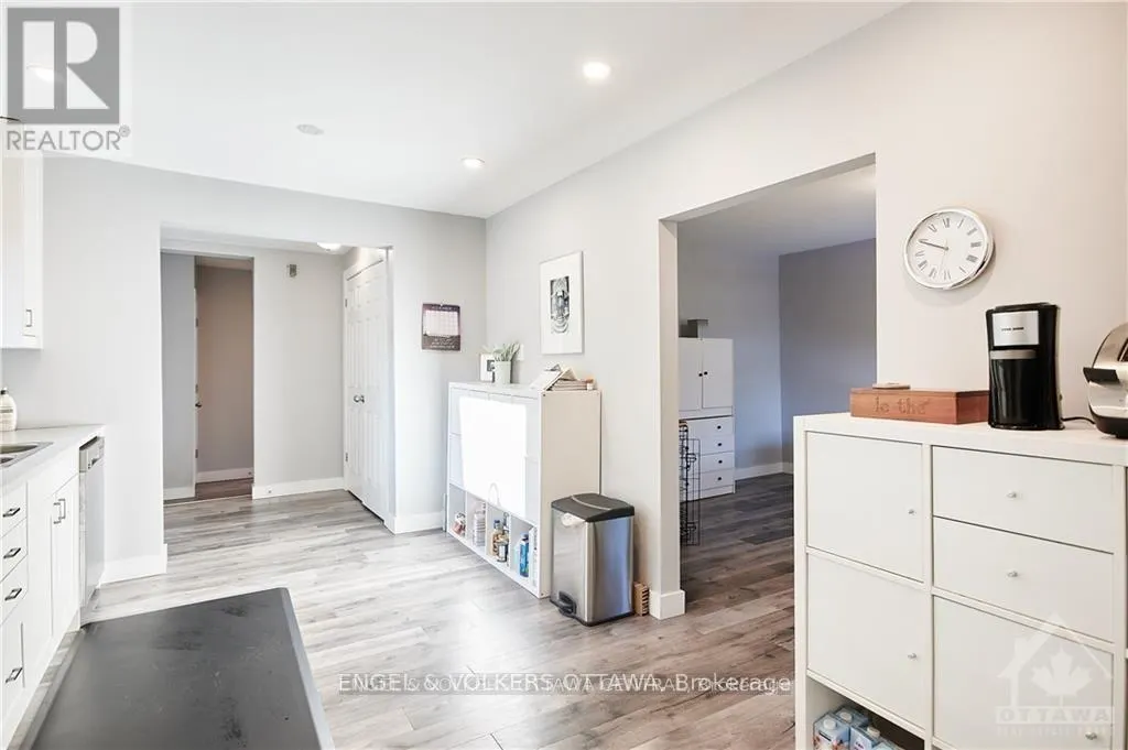 43 CLARENDON AVENUE