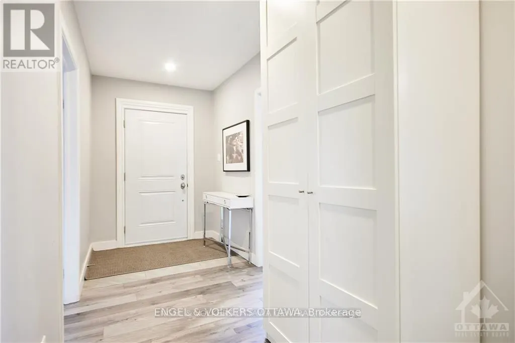 43 CLARENDON AVENUE