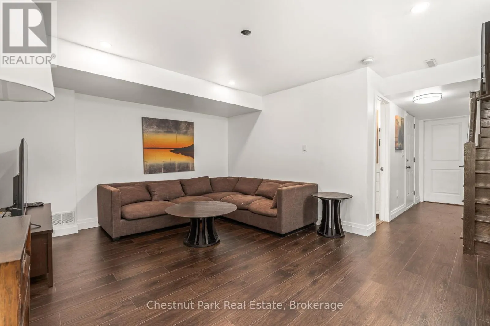65 ROCKMOUNT CRESCENT