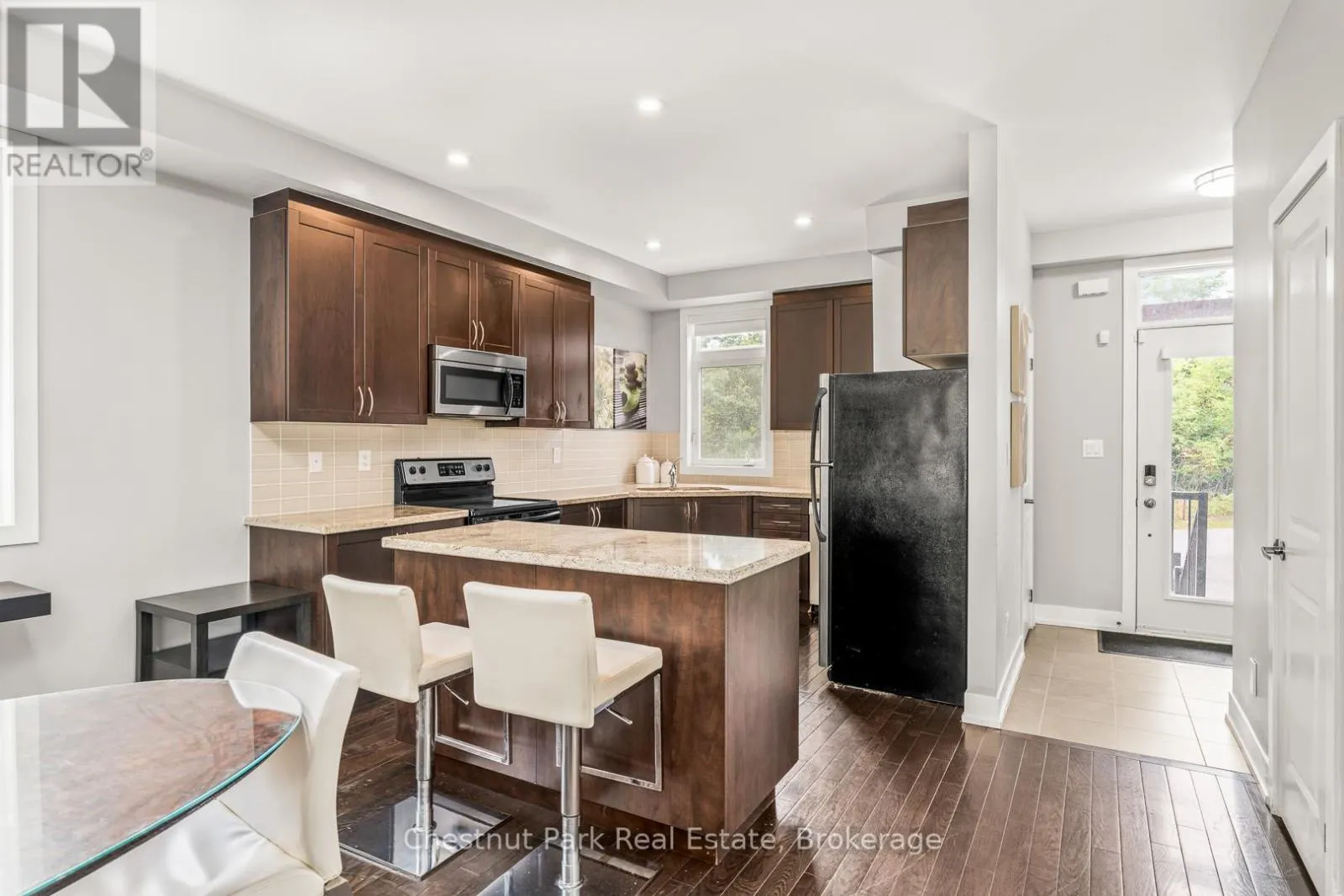 65 ROCKMOUNT CRESCENT