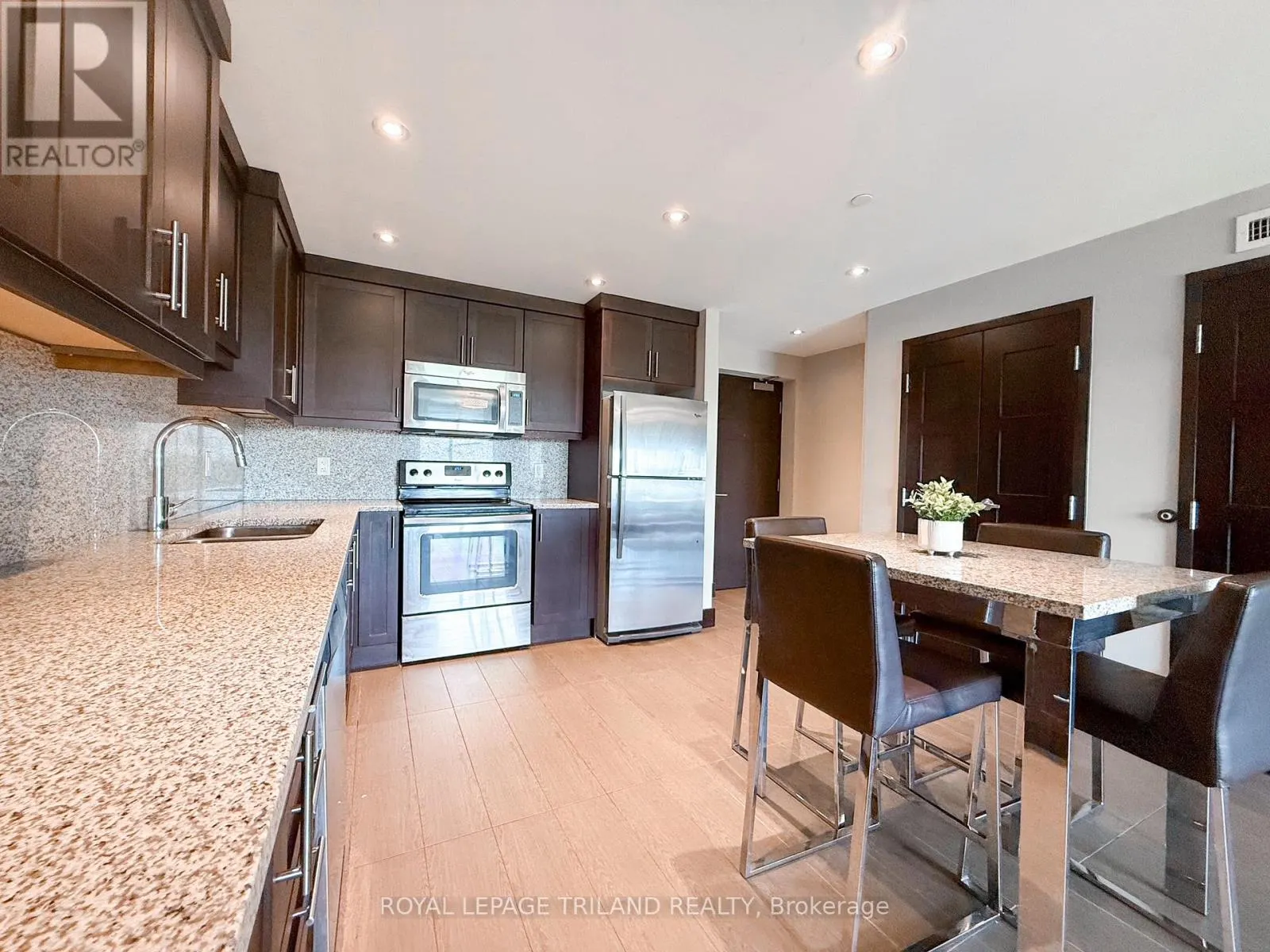 806 - 1235 RICHMOND STREET, #806