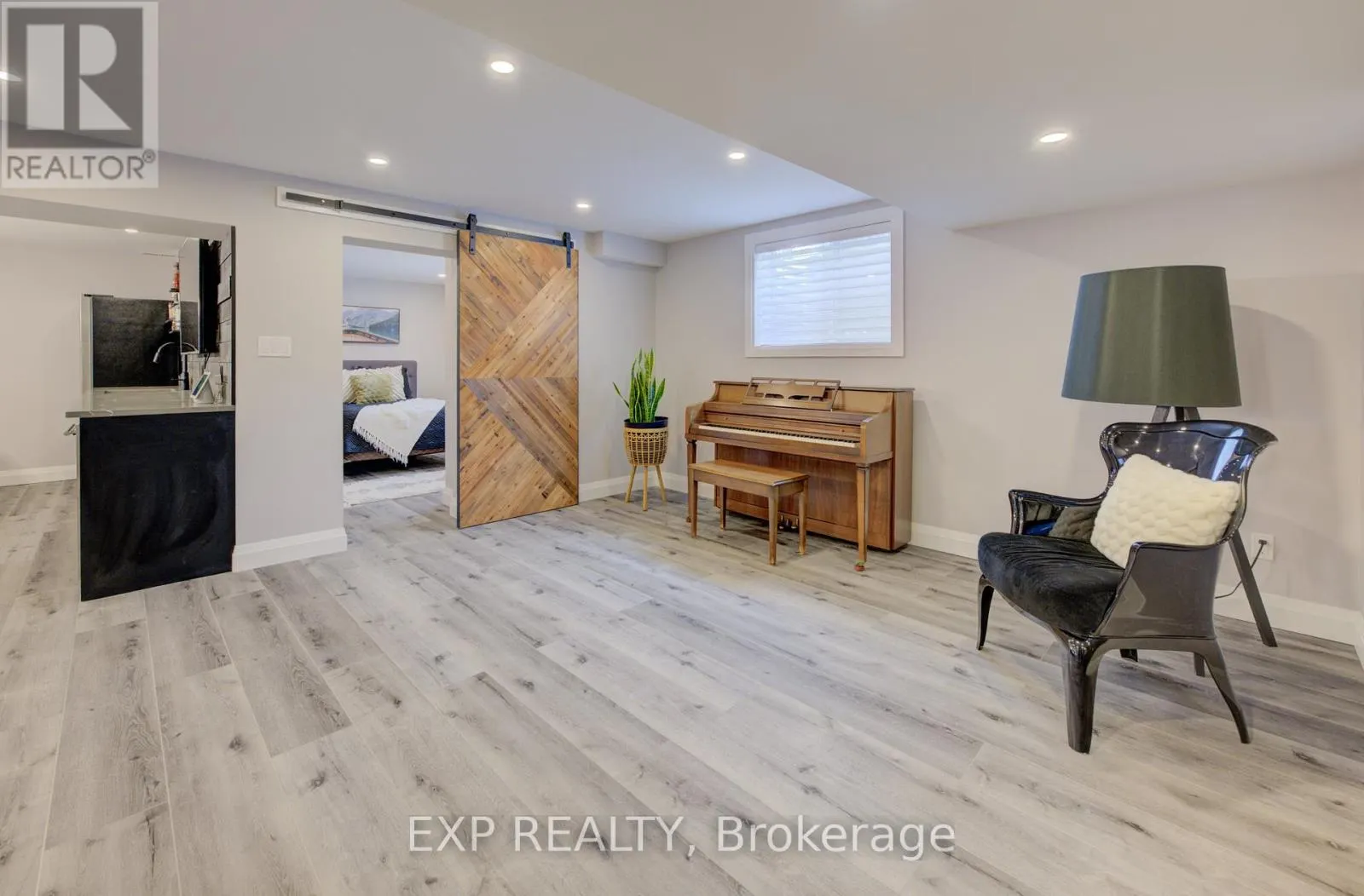 11 DEER CREEK STREET