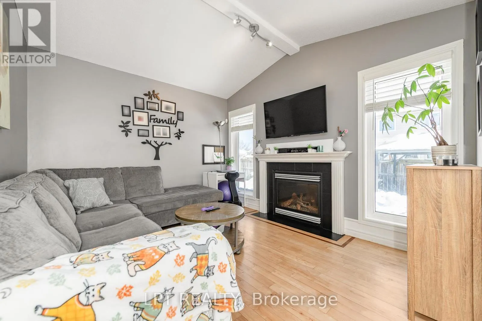 800 SCHOONER CRESCENT