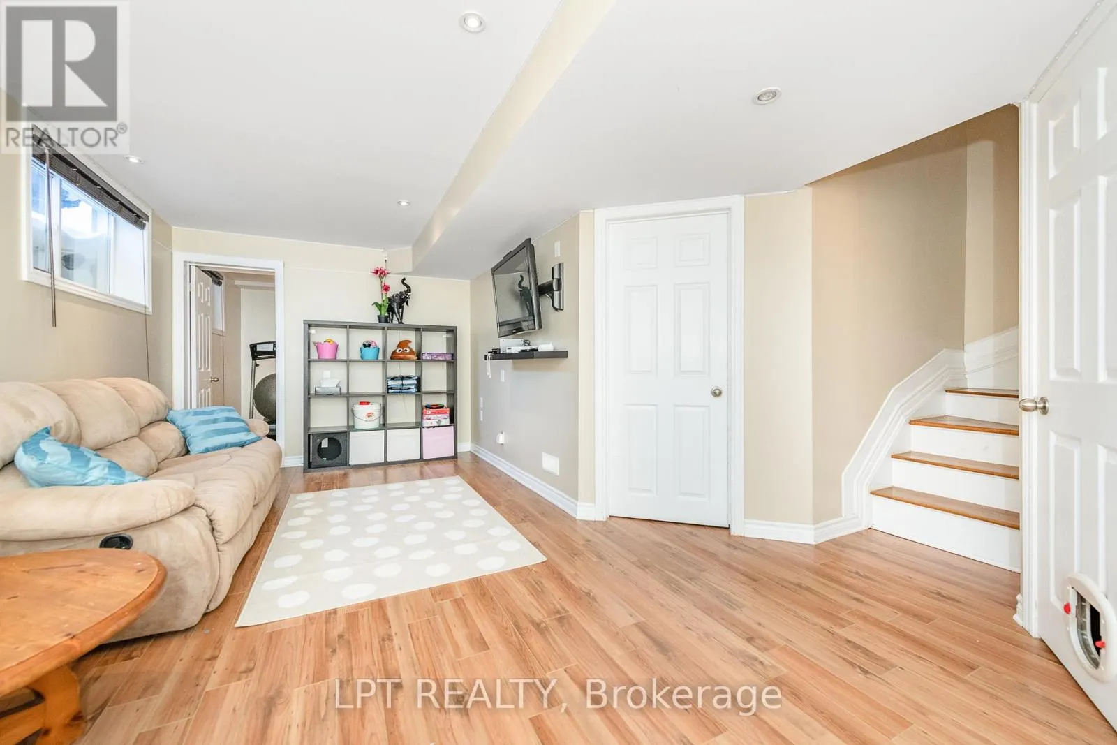 800 SCHOONER CRESCENT