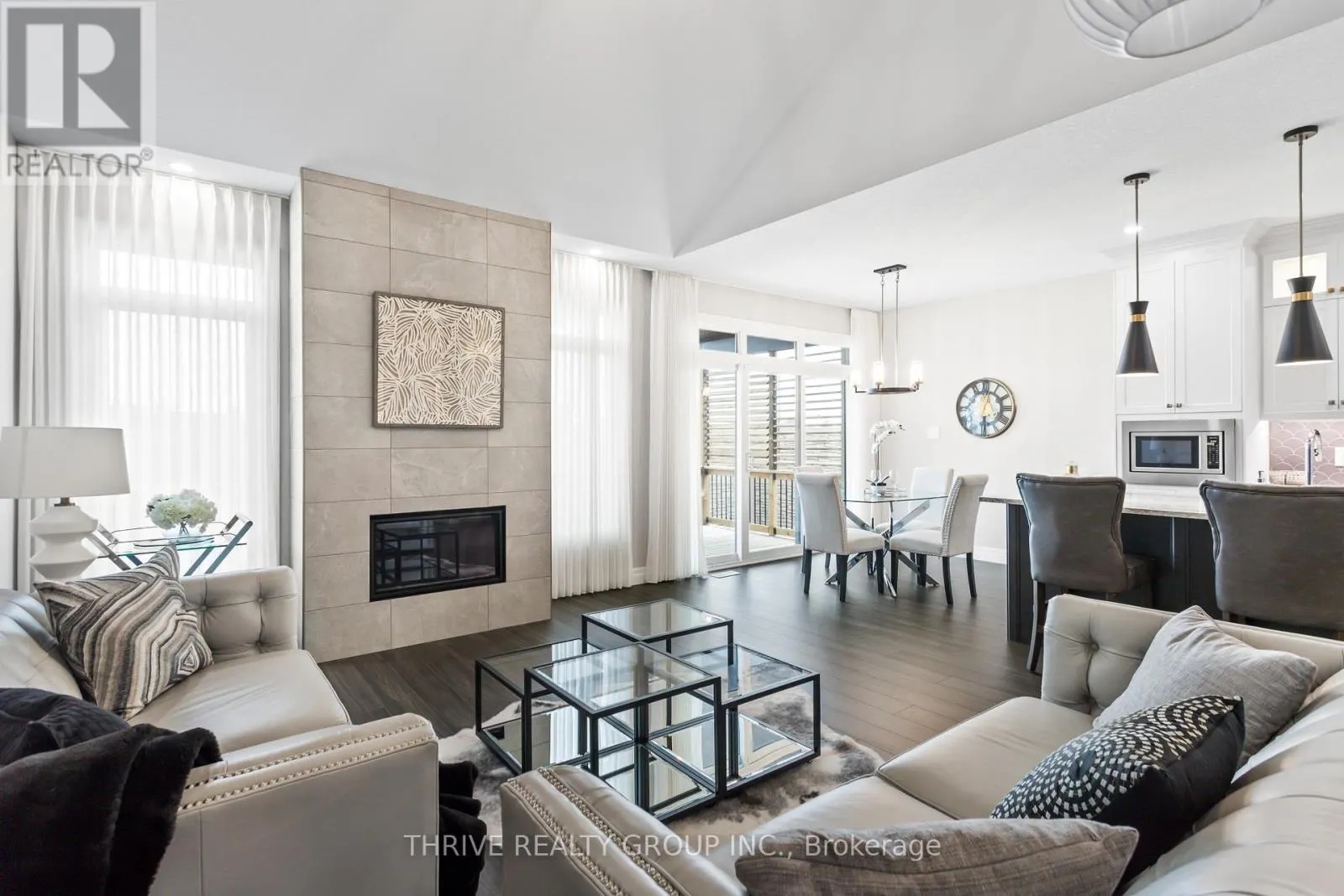 1 - 1061 EAGLETRACE DRIVE, #1