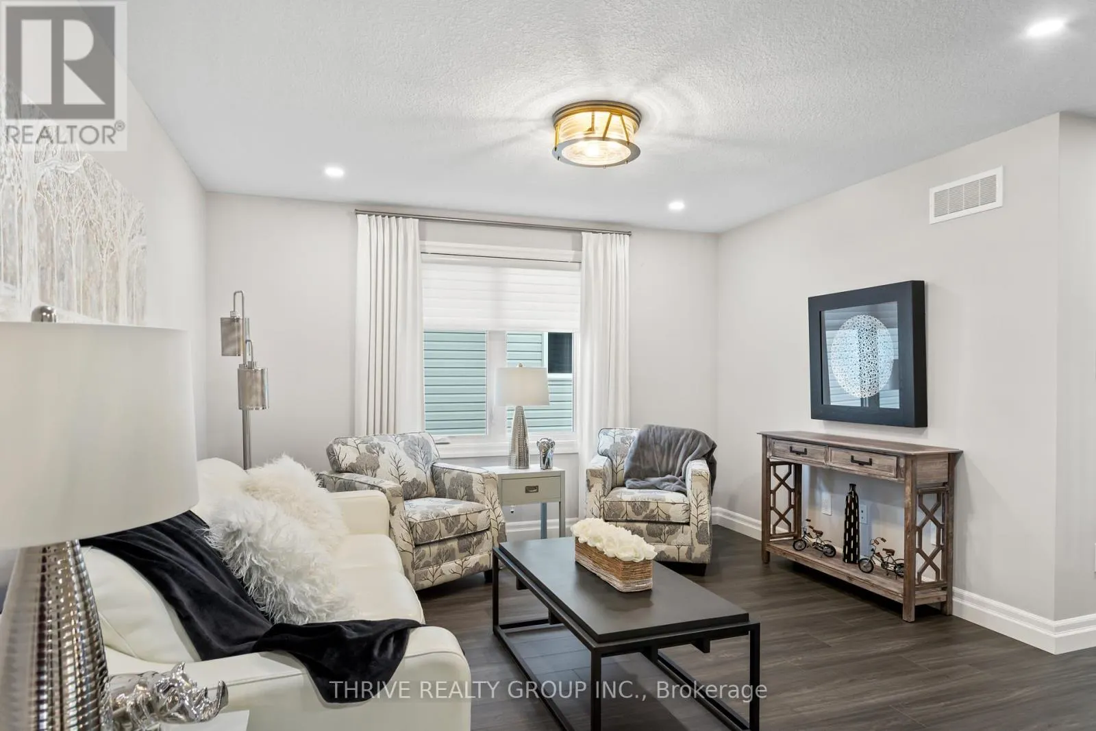 1 - 1061 EAGLETRACE DRIVE, #1