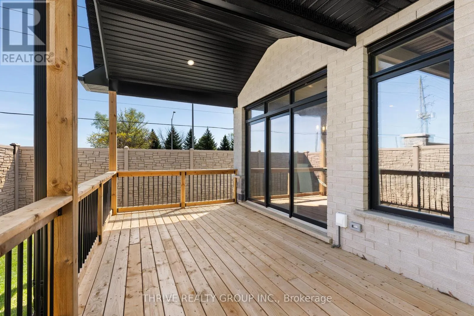 1 - 1061 EAGLETRACE DRIVE, #1