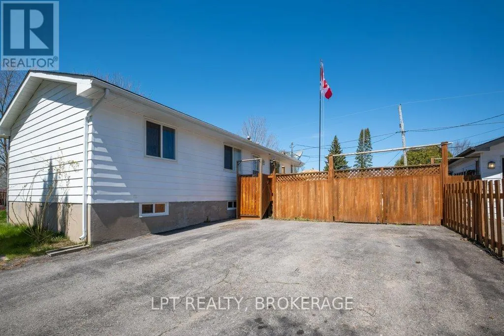 3 DEERFIELD STREET