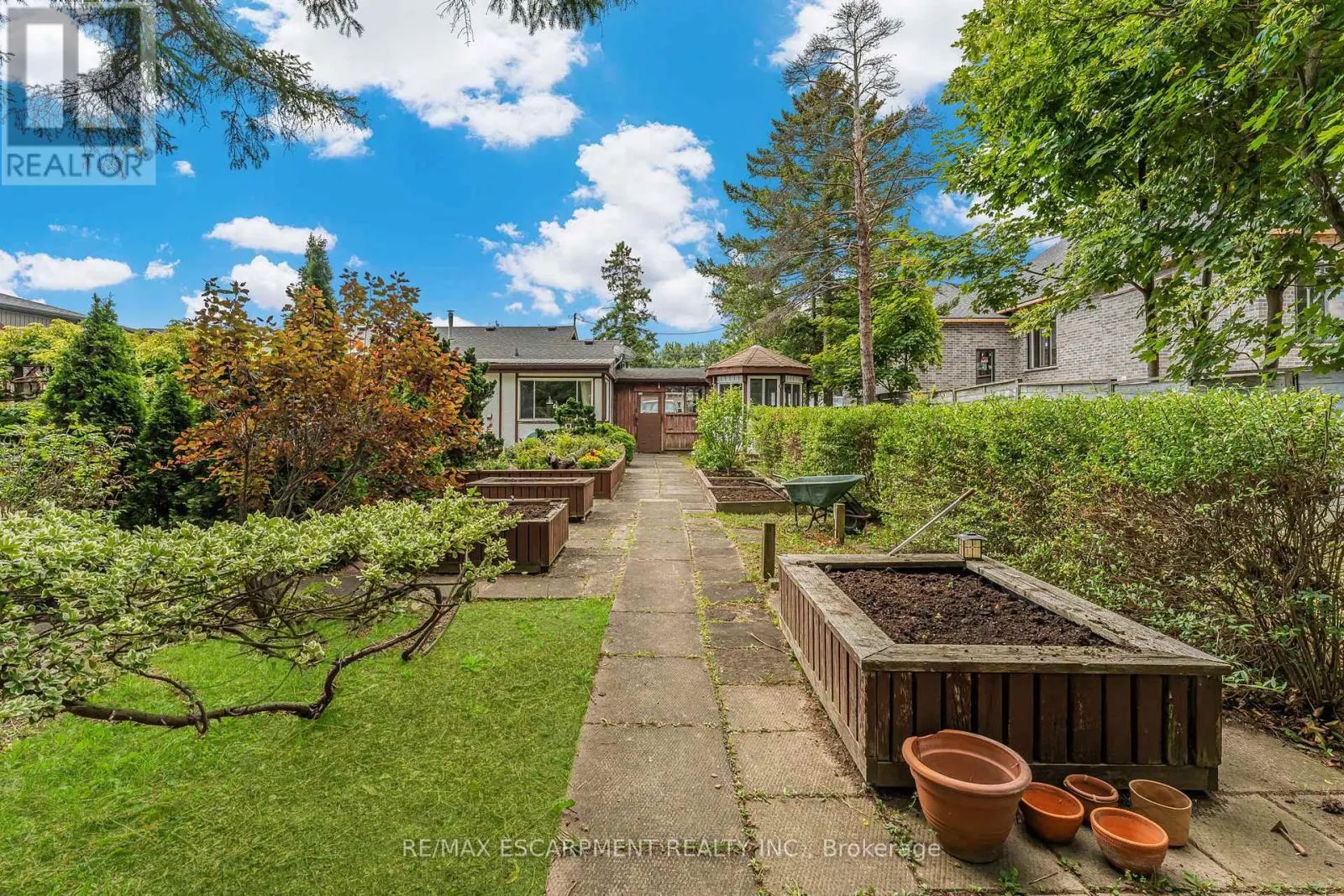614 GOLF CLUB ROAD