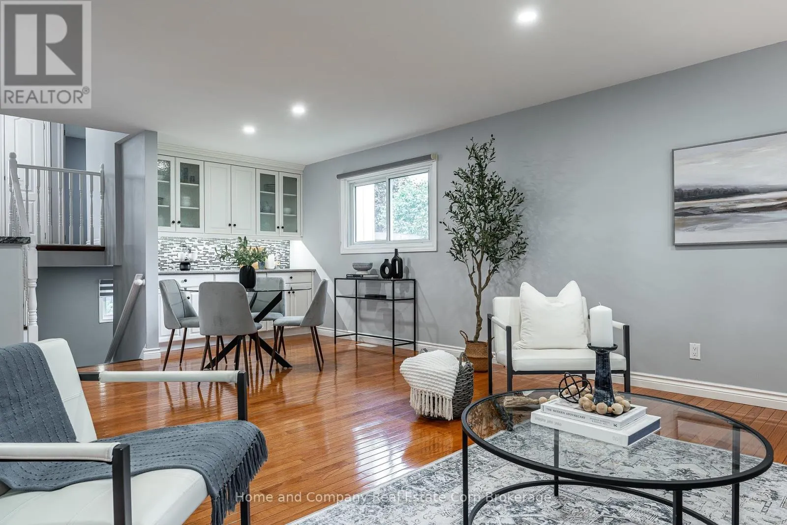 8 MURRAY HILL ROAD