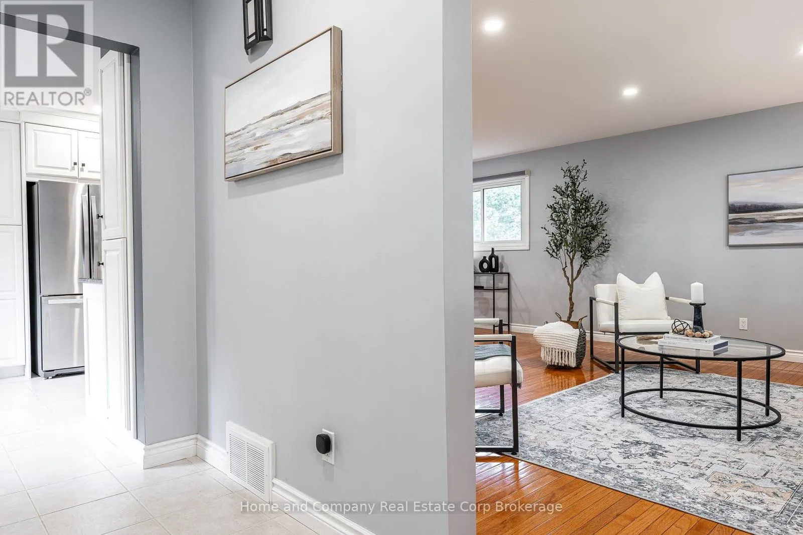 8 MURRAY HILL ROAD