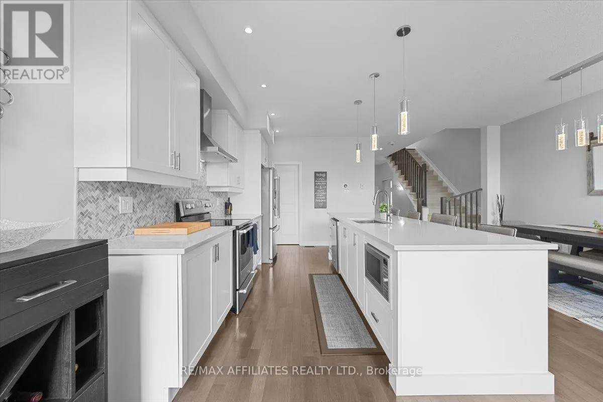 511 EARNSCLIFFE GROVE