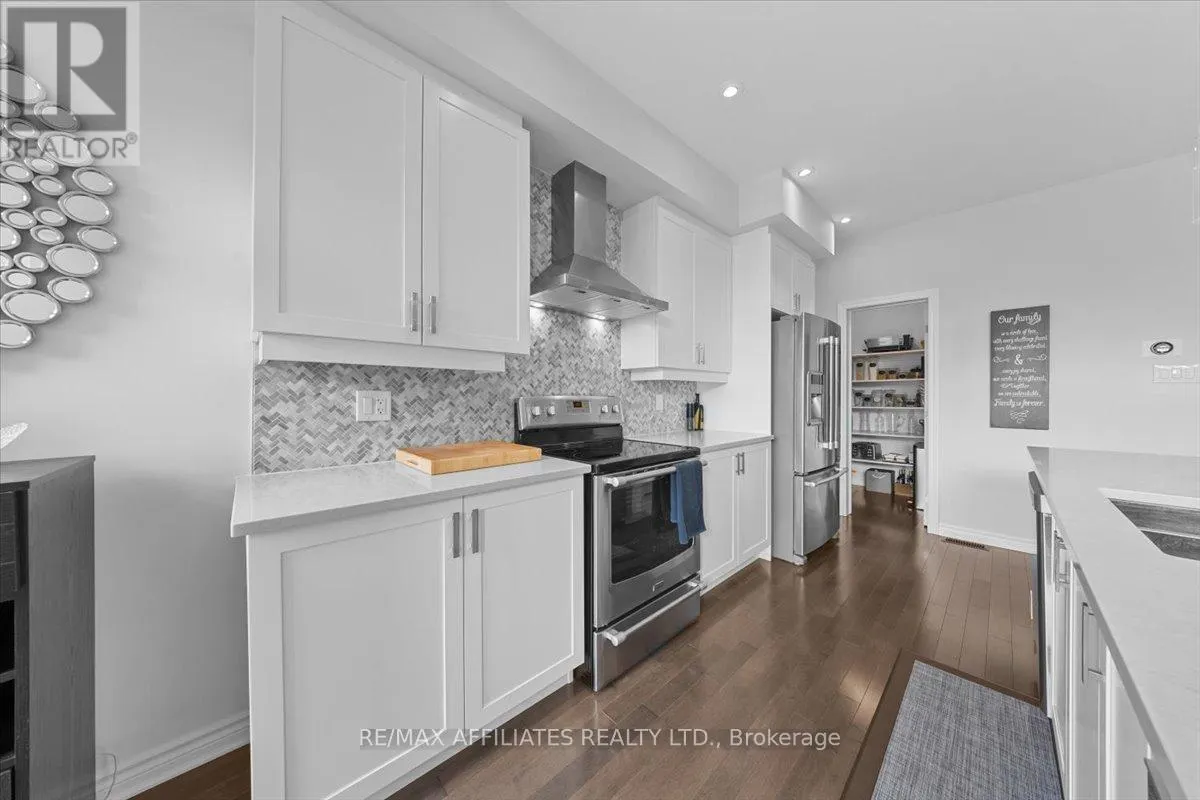 511 EARNSCLIFFE GROVE