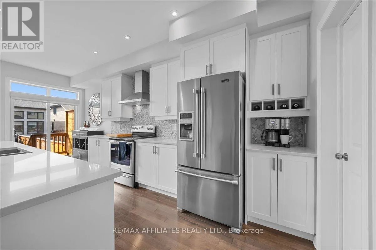 511 EARNSCLIFFE GROVE