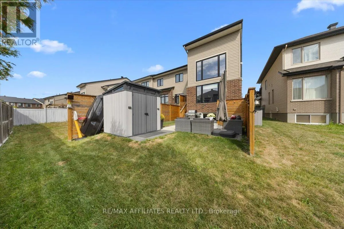 511 EARNSCLIFFE GROVE