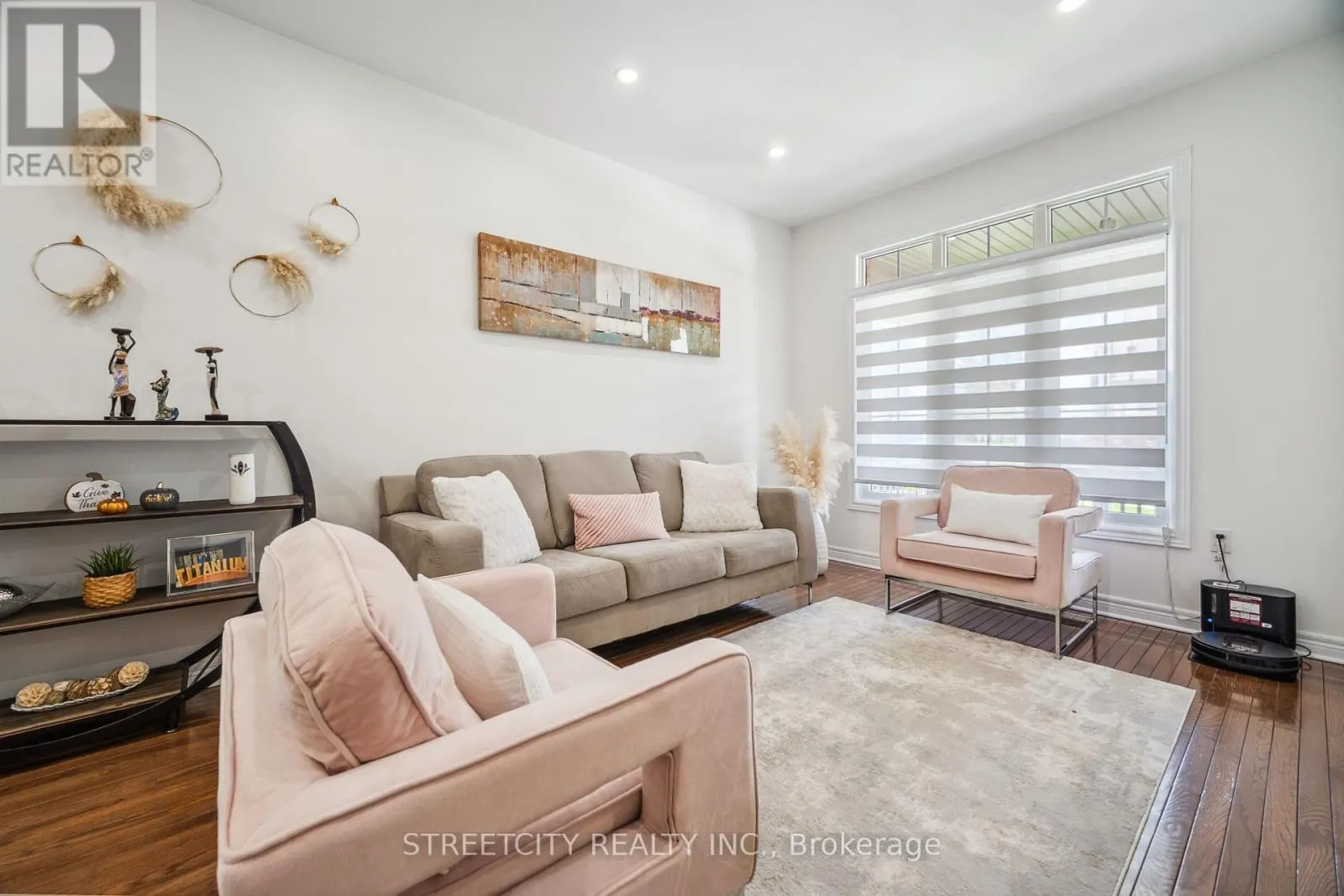 211 - 2025 MEADOWGATE BOULEVARD S, #211