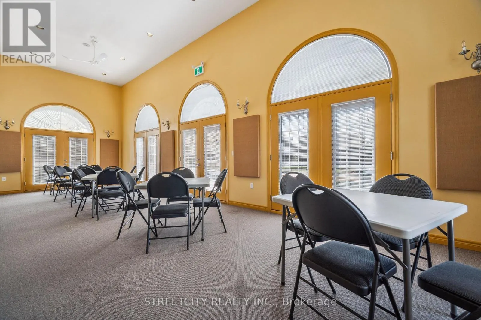 211 - 2025 MEADOWGATE BOULEVARD S, #211