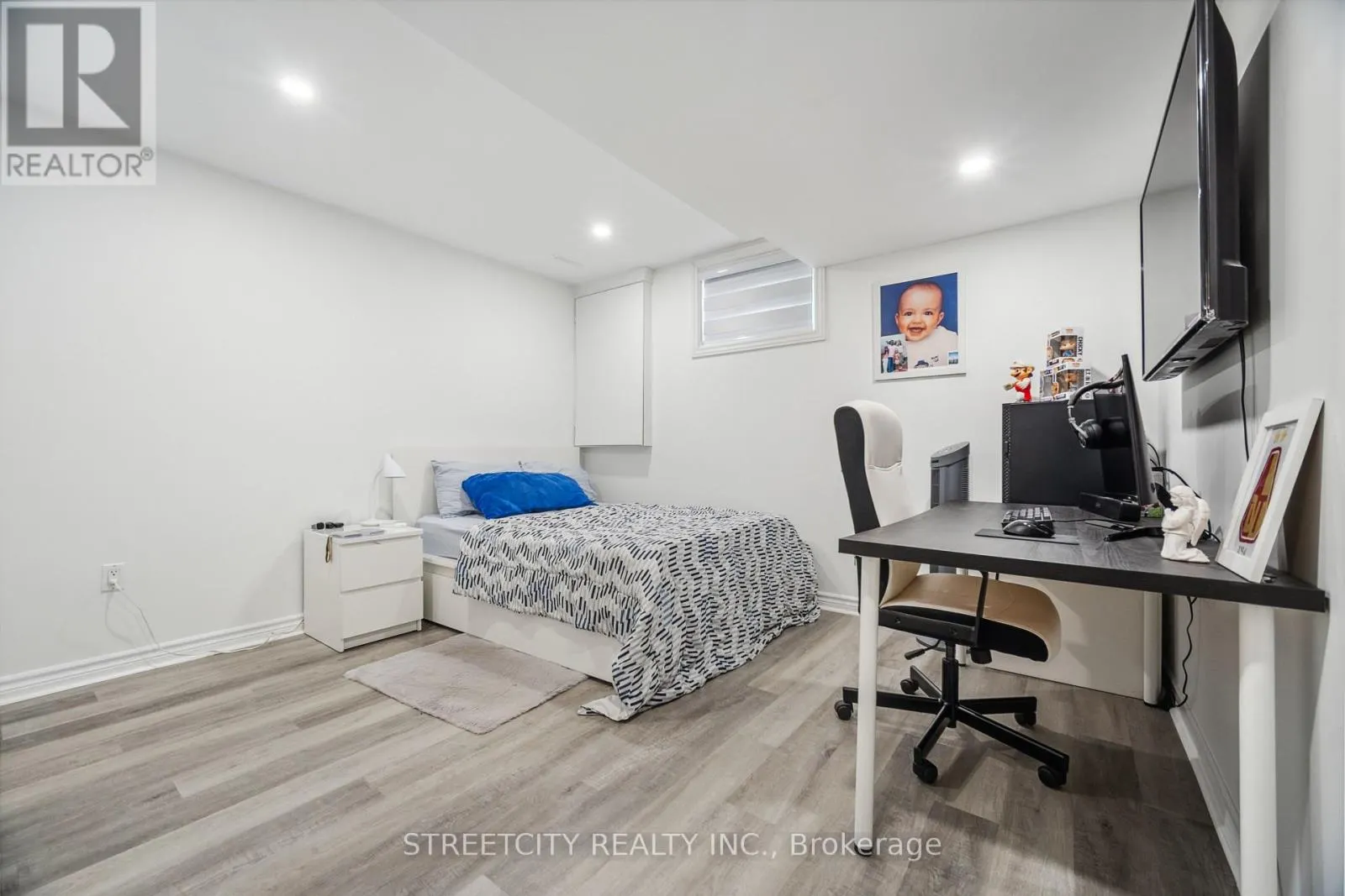 211 - 2025 MEADOWGATE BOULEVARD S, #211