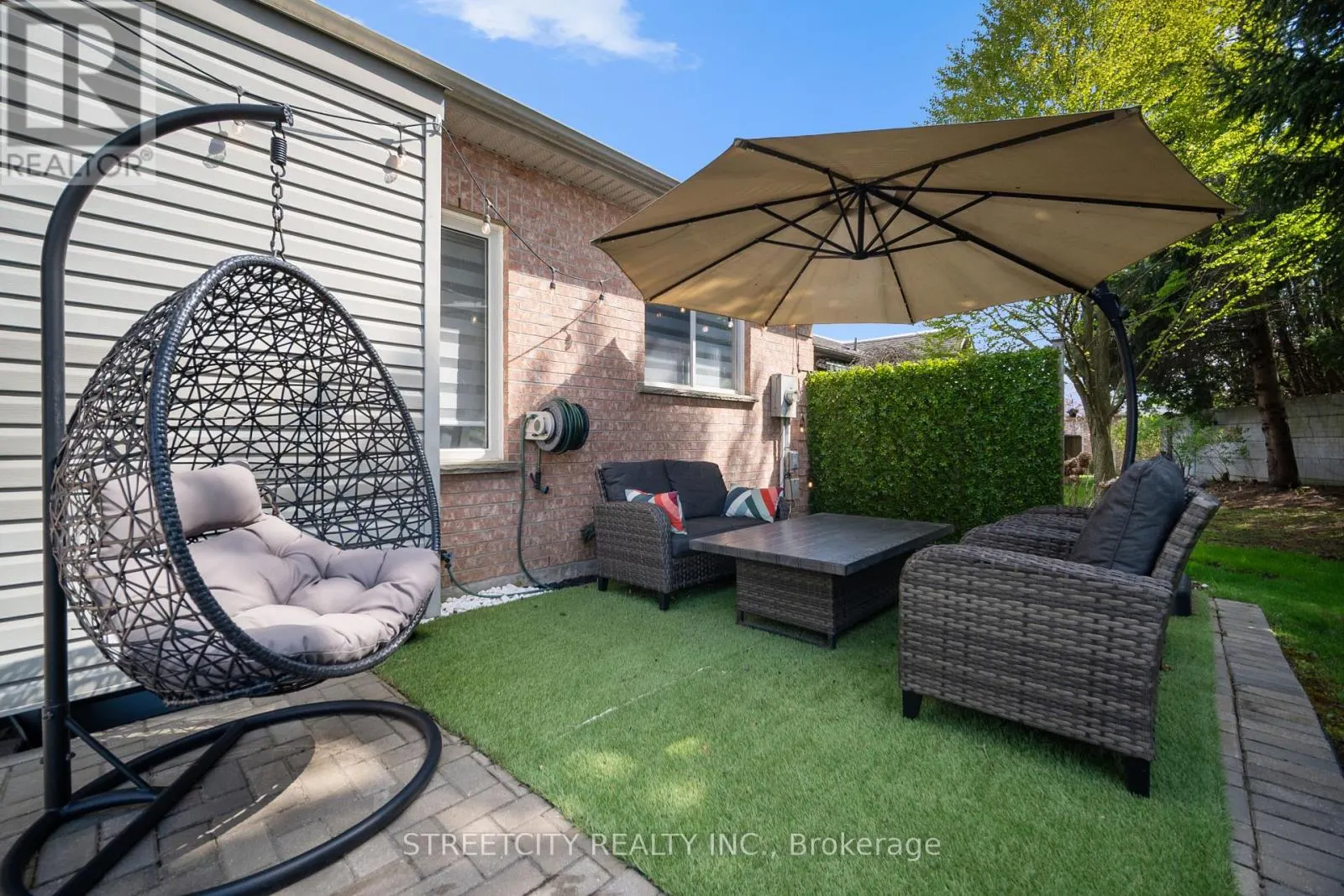211 - 2025 MEADOWGATE BOULEVARD S, #211
