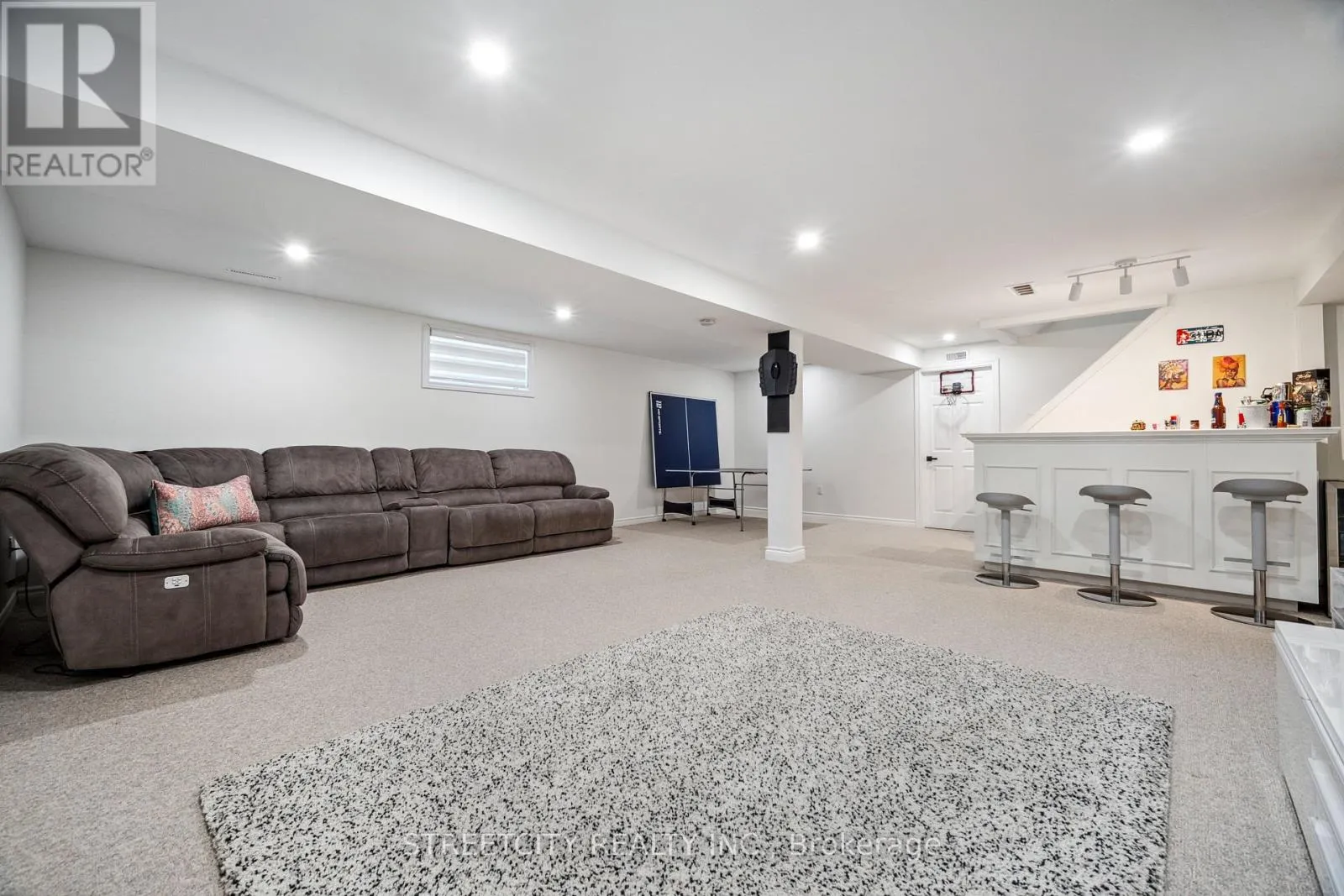 211 - 2025 MEADOWGATE BOULEVARD S, #211