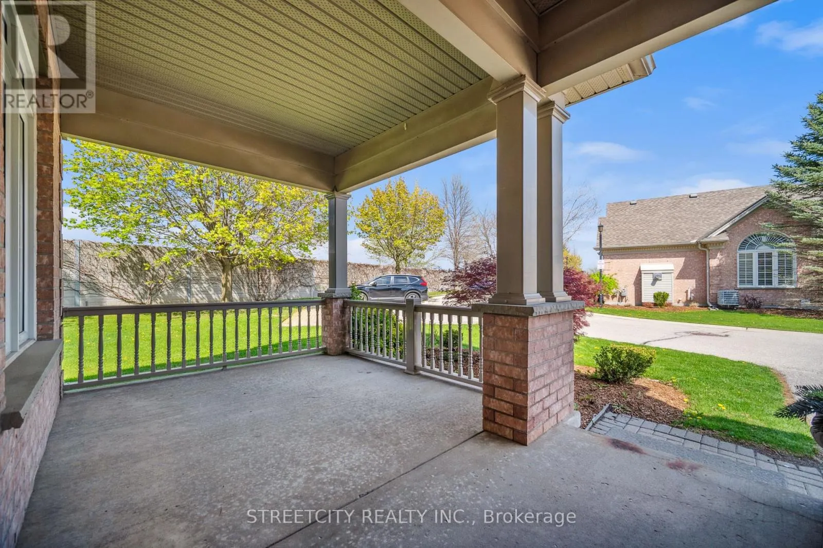 211 - 2025 MEADOWGATE BOULEVARD S, #211