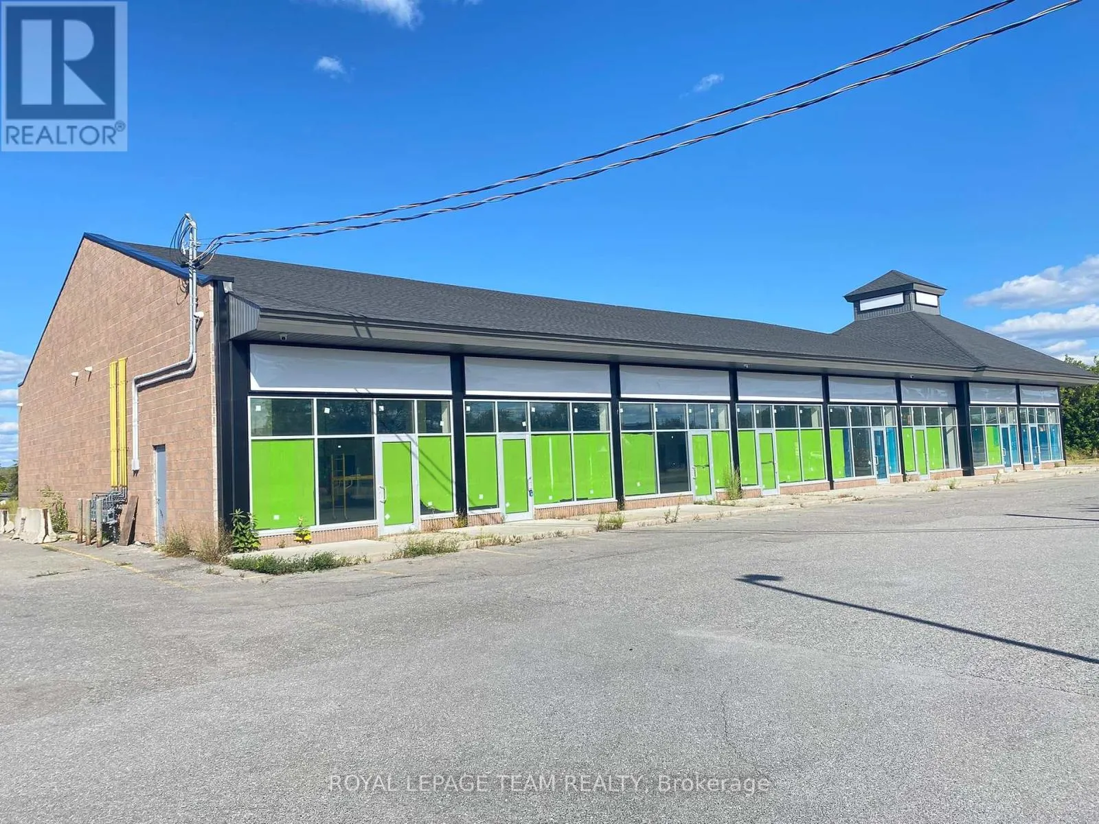2 - 2808 DUNROBIN ROAD