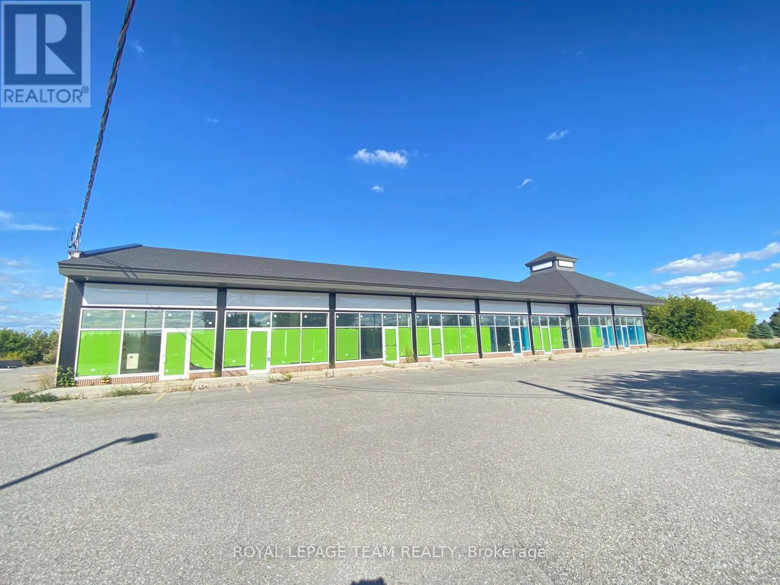 2 - 2808 DUNROBIN ROAD