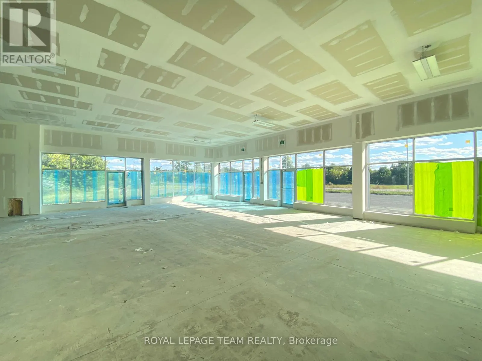 7 & 8 - 2808 DUNROBIN ROAD