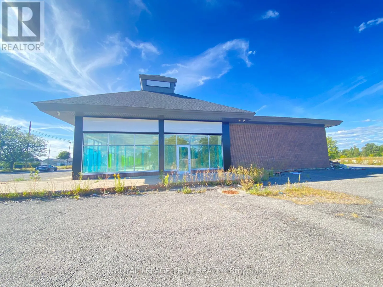 7 & 8 - 2808 DUNROBIN ROAD