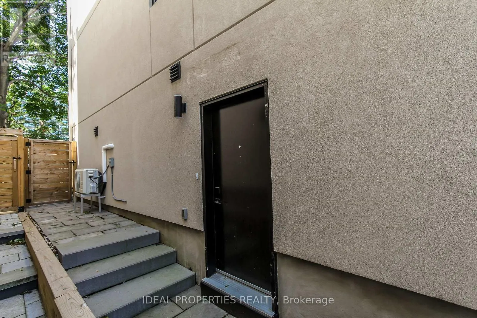 370B ROOSEVELT AVENUE
