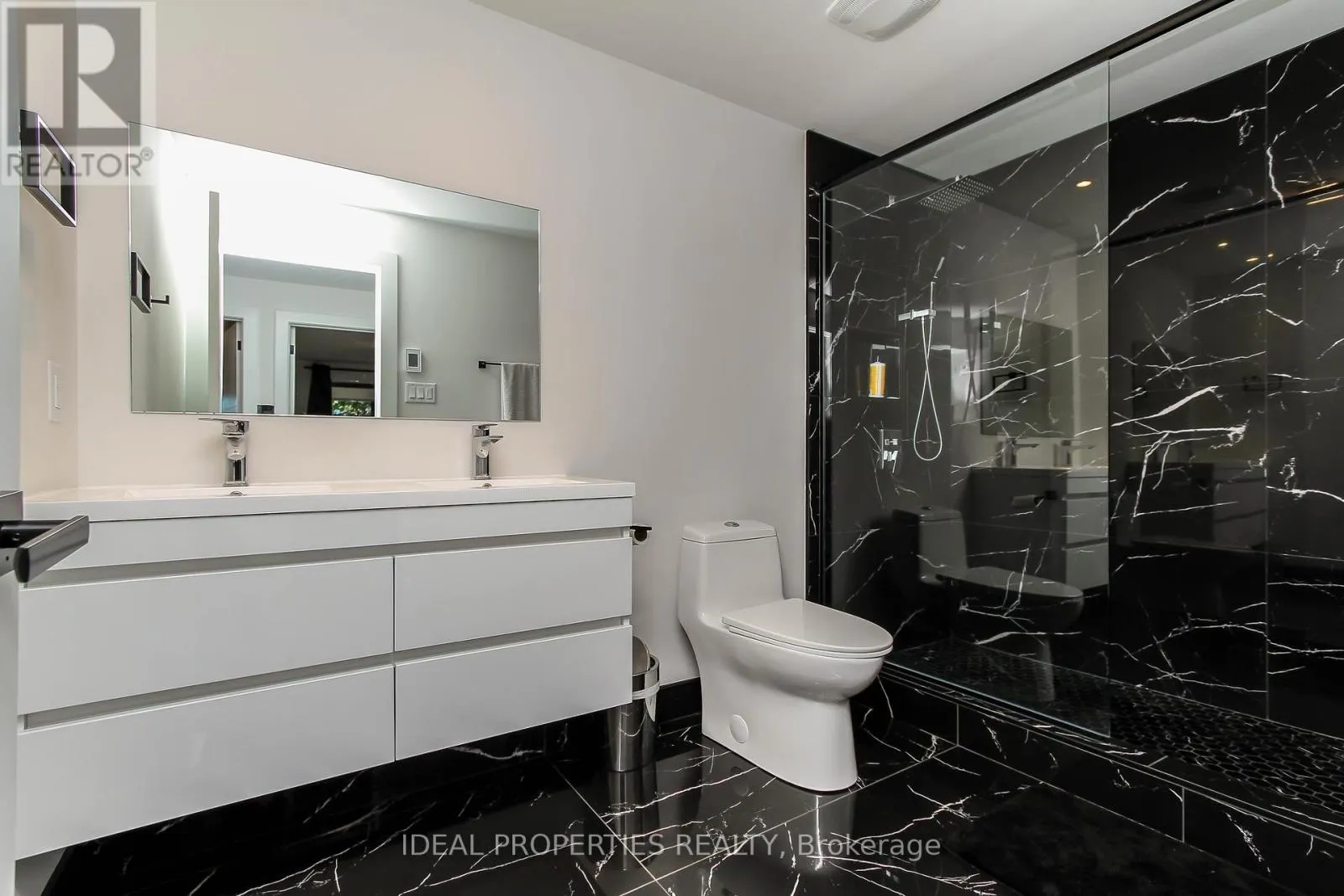 370B ROOSEVELT AVENUE