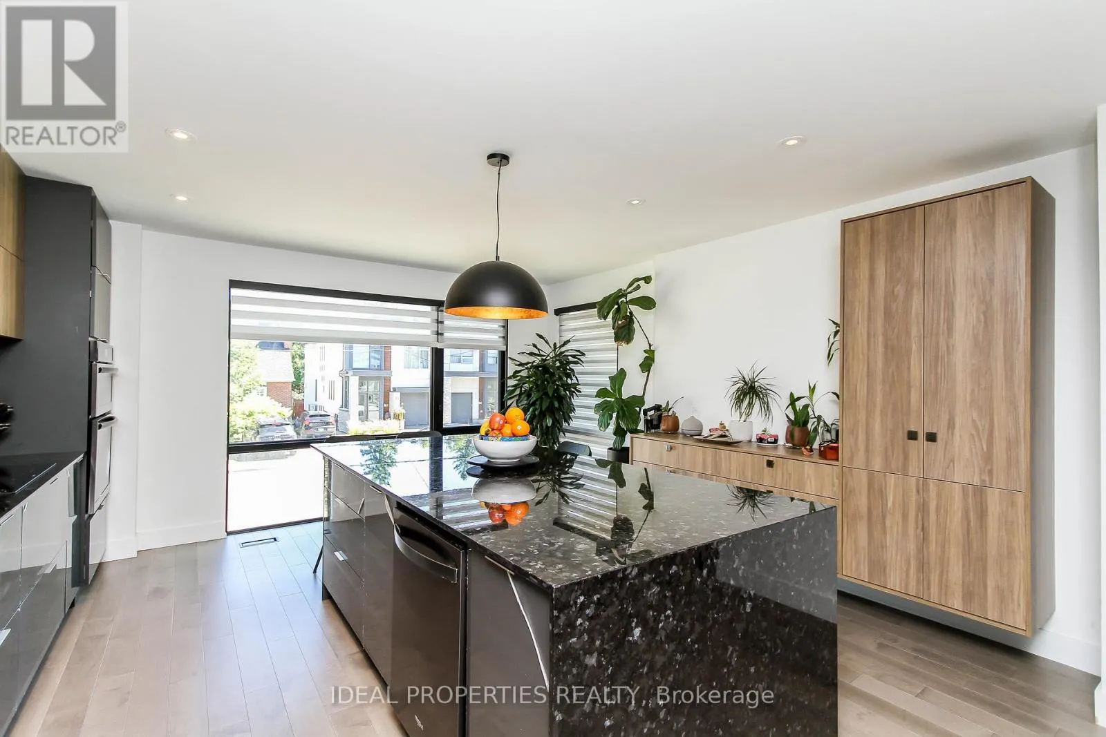 370B ROOSEVELT AVENUE
