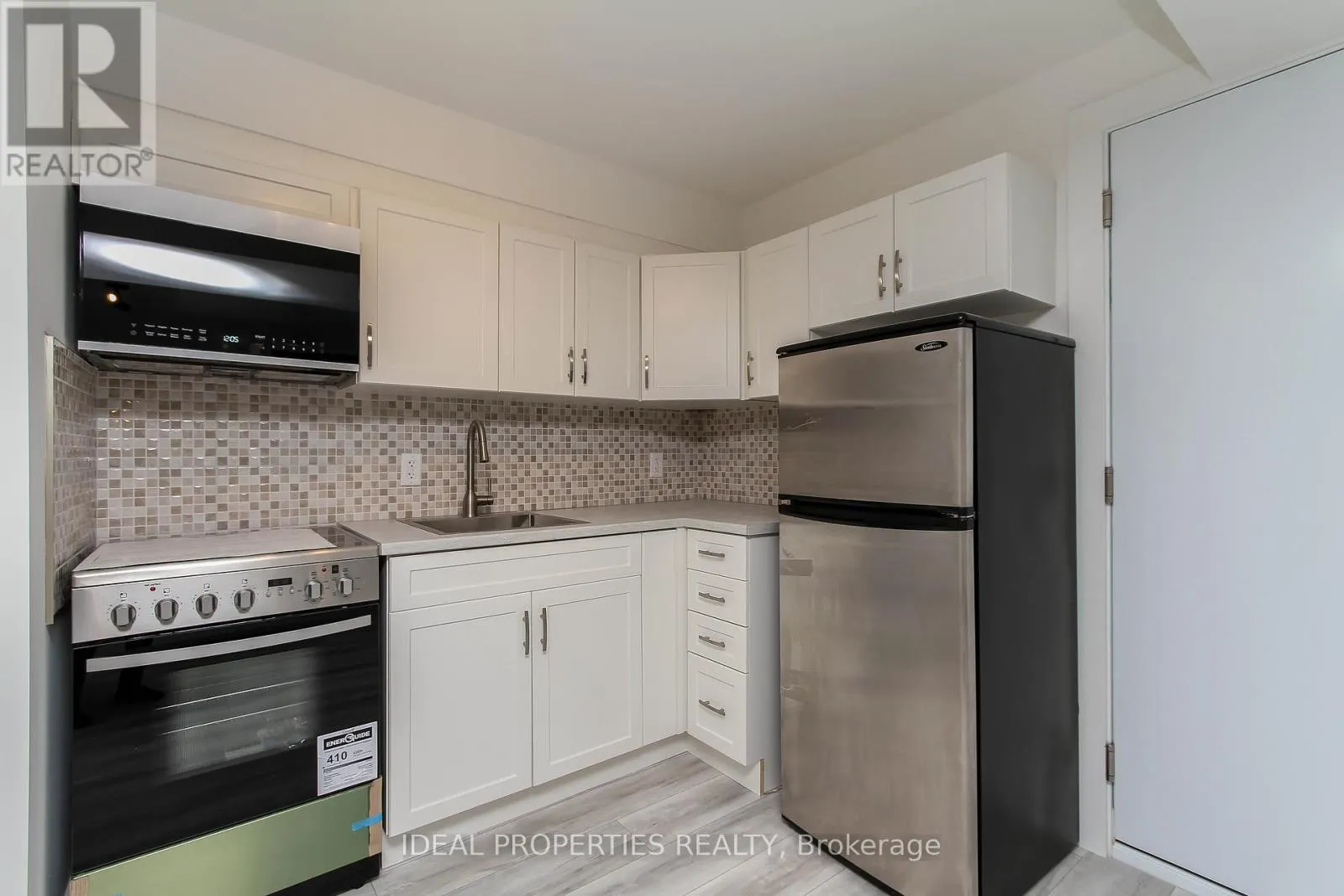 370B ROOSEVELT AVENUE