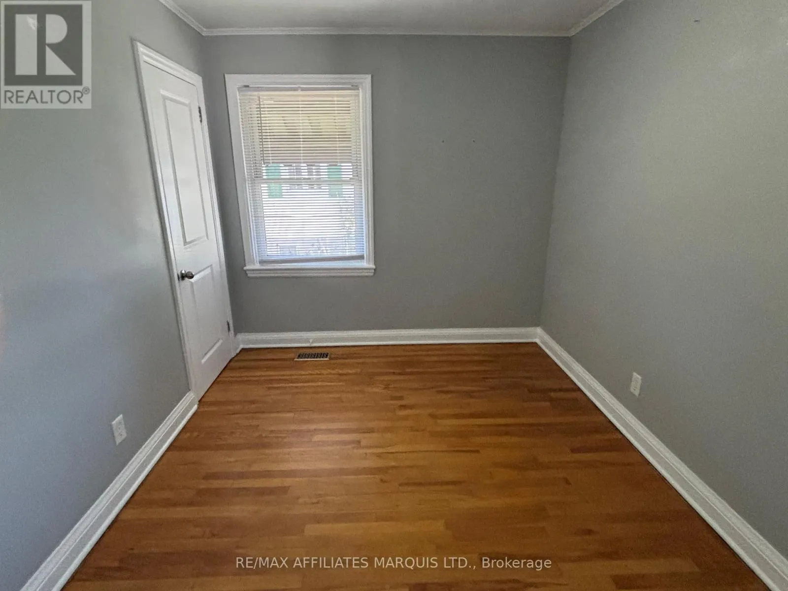 1005 LEONARD AVENUE